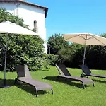 Alojamento de Acomodação e Pequeno-almoço D'hotes Iguzkian 2*
