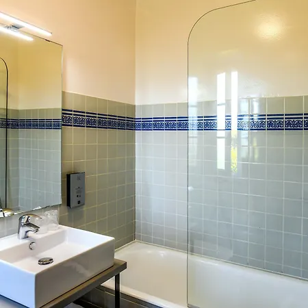 فندق مبيت وإفطار D'hotes Iguzkian 2*
