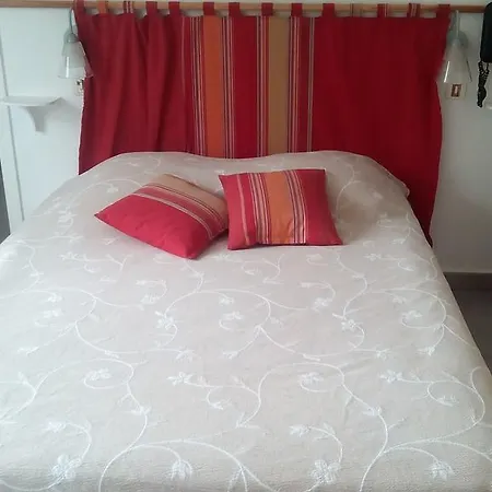 فندق مبيت وإفطار D'hotes Iguzkian