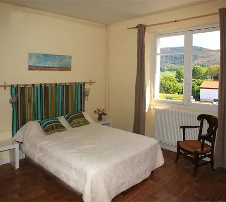 D'hotes Iguzkian فندق مبيت وإفطار