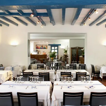 D'hotes Iguzkian فندق مبيت وإفطار 2*