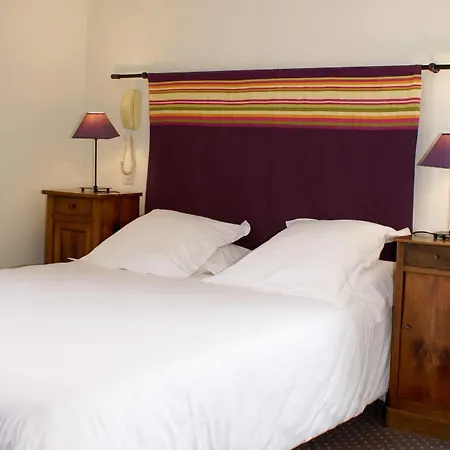 فندق مبيت وإفطار D'hotes Iguzkian 2*