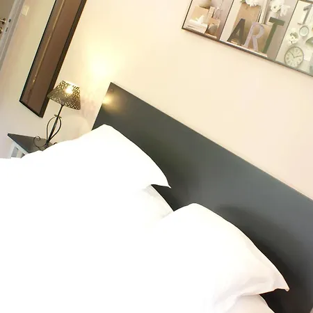 فندق مبيت وإفطار D'hotes Iguzkian 2*